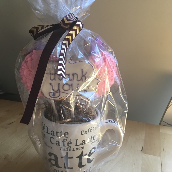 ⭐️Welcome to my Closet! Make yourself at home! - Picture 5 of 7